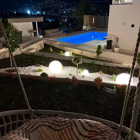 Vila White House *