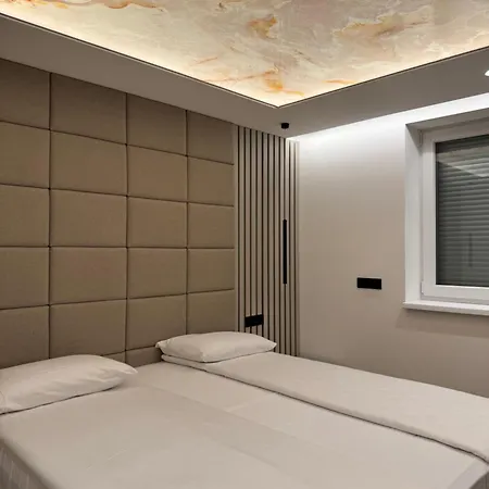 White House Villa *