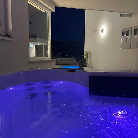 White House Villa